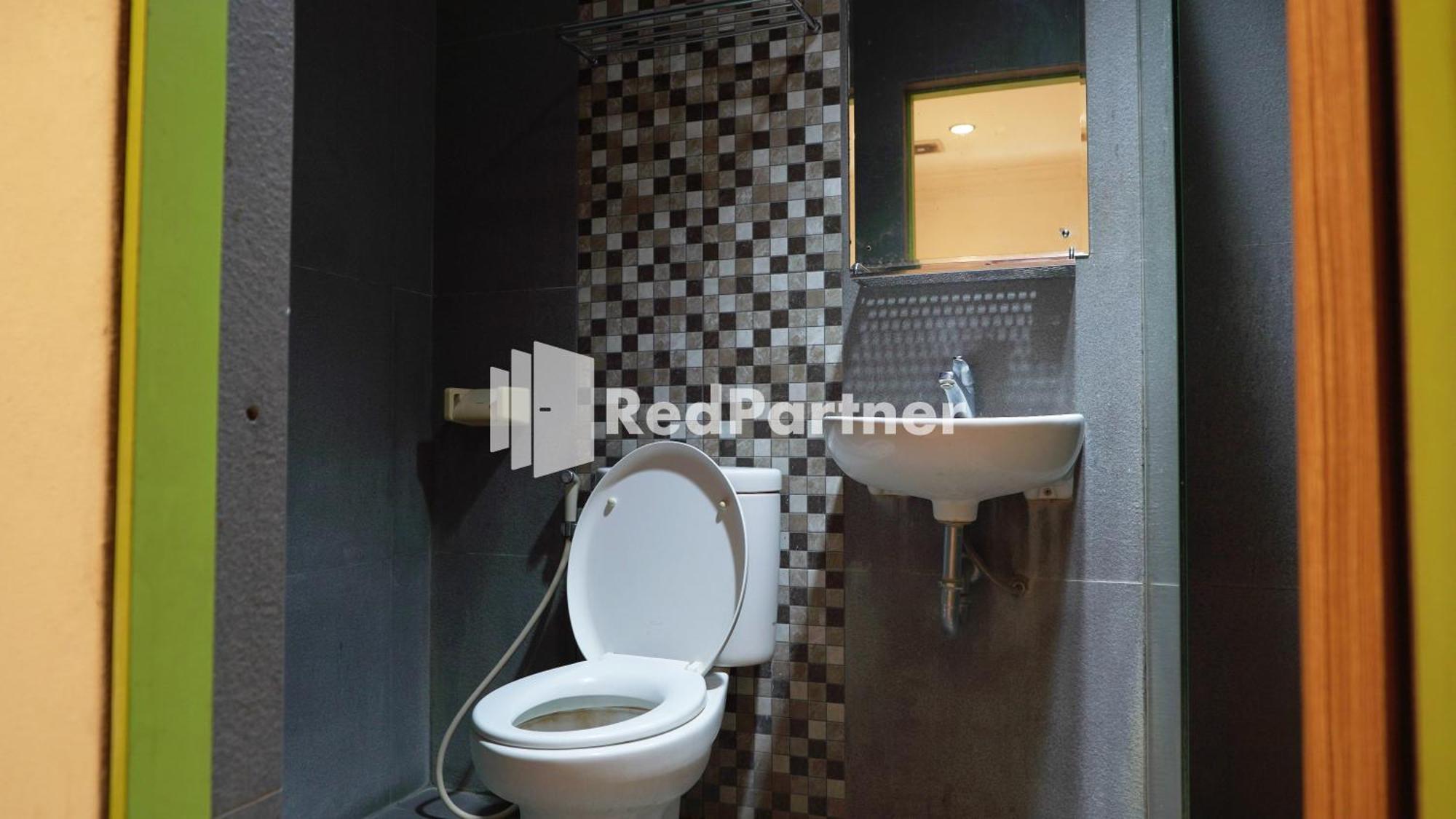 Wisma Sederhana Mitra Reddoorz Medan Rum bild