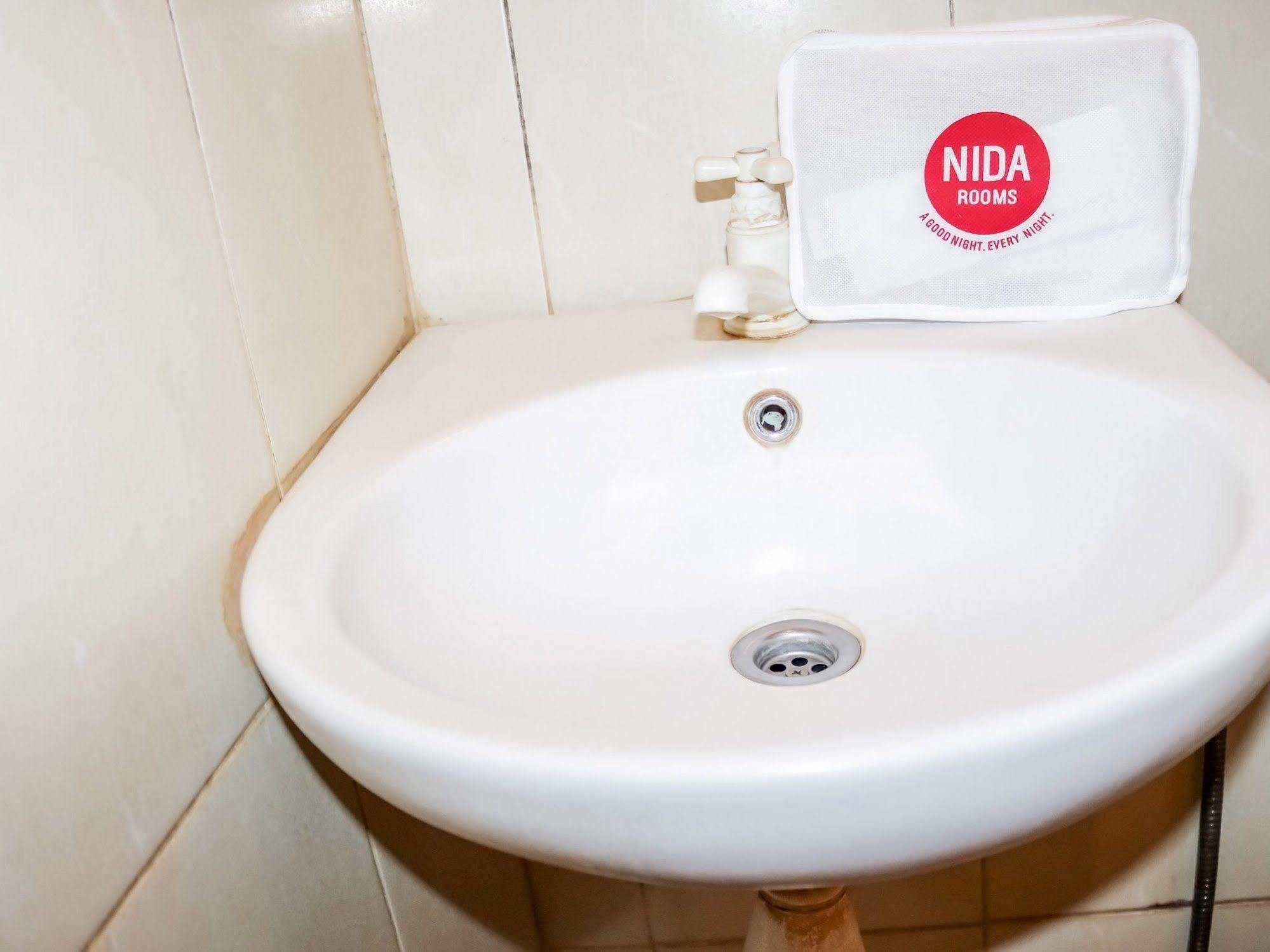 Wisma Sederhana Mitra Reddoorz Medan Exteriör bild