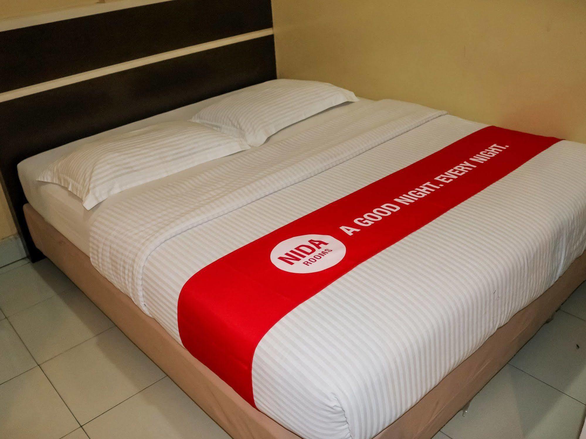 Wisma Sederhana Mitra Reddoorz Medan Exteriör bild