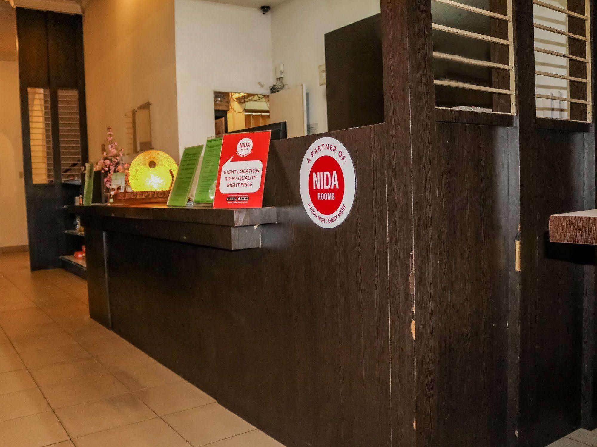 Wisma Sederhana Mitra Reddoorz Medan Exteriör bild